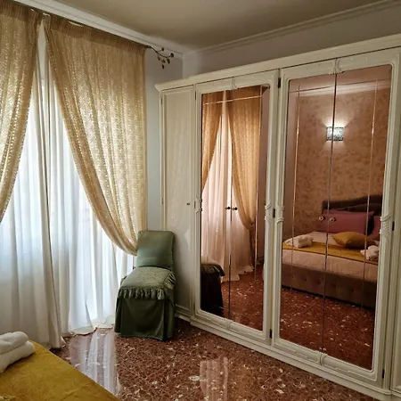 Casa Vacanze Fiore Ciampino Airport - Rome Station - 108 Mqs Ciampino