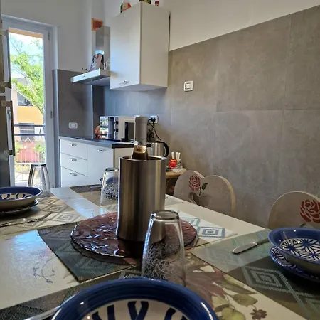 Casa Vacanze Fiore Ciampino Airport - Rome Station - 108 Mqs *
