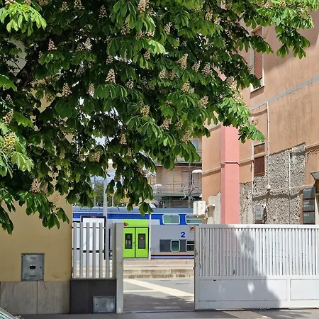 Casa Vacanze Fiore Ciampino Airport - Rome Station - 108 Mqs Apartment