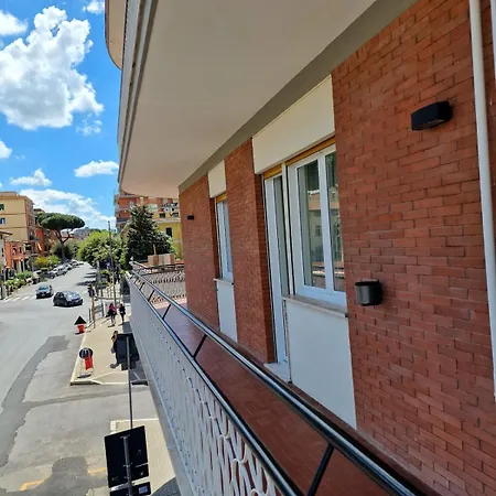Casa Vacanze Fiore Ciampino Airport - Rome Station - 108 Mqs *