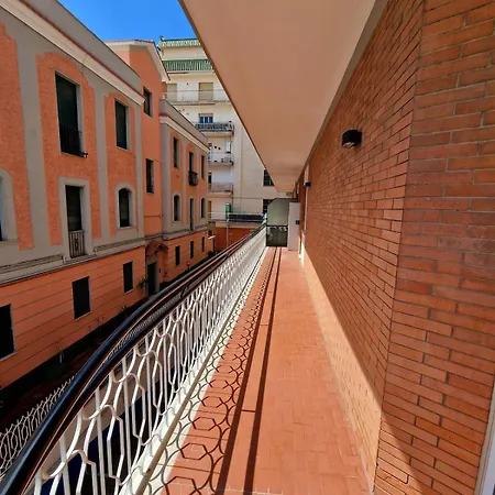 Daire Fiore Airport - Rome Station - 108 Mqs