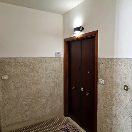 Daire Fiore Airport - Rome Station - 108 Mqs Ciampino